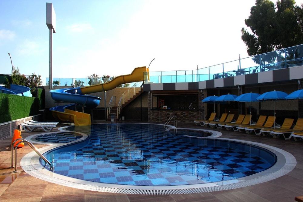 Merlin Beach Park Hotel Tosmur Exteriör bild
