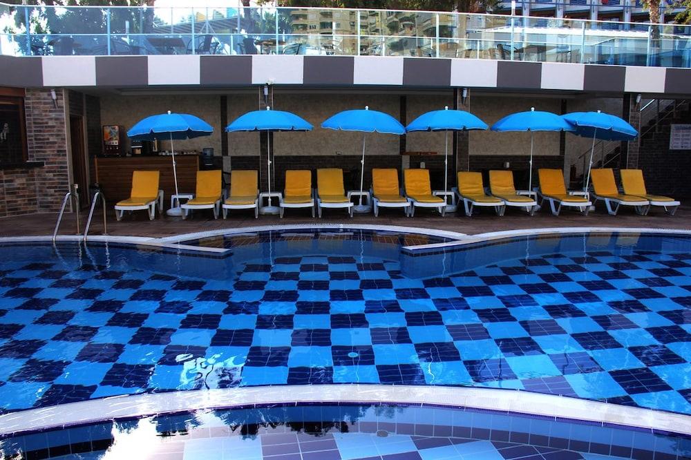 Merlin Beach Park Hotel Tosmur Exteriör bild